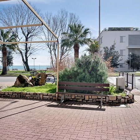 Ferienwohnung Fronte Mare - Marina Di Marina dʼAndora Exterior foto