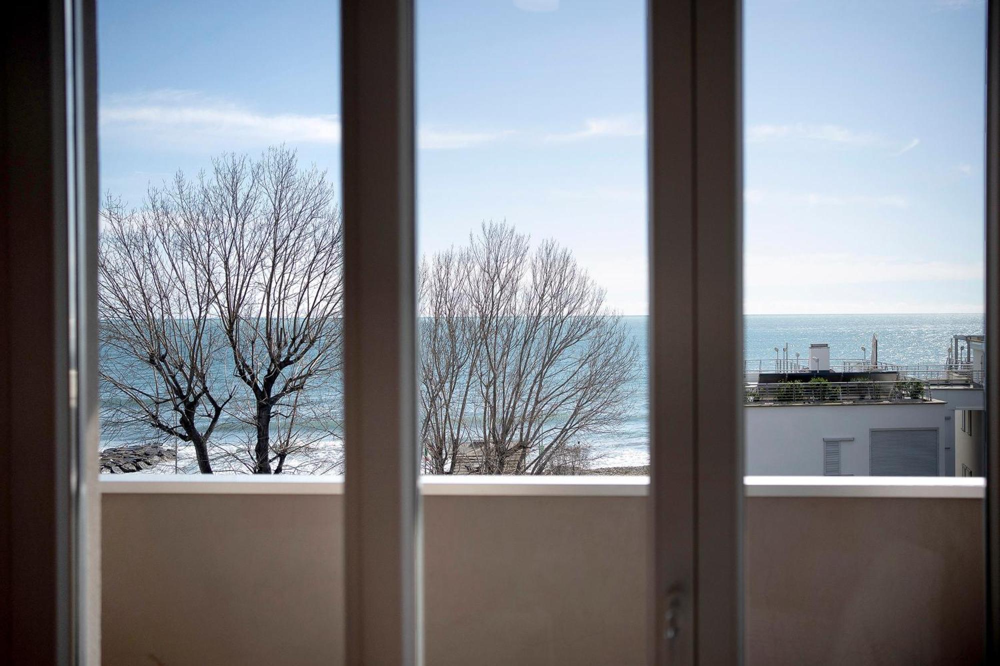 Ferienwohnung Fronte Mare - Marina Di Marina dʼAndora Exterior foto